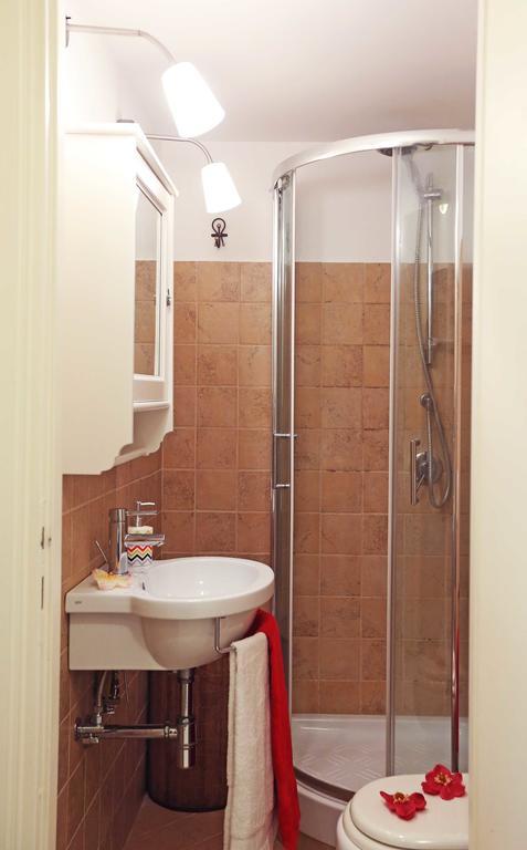 Riari Trastevere Apartment Рим Экстерьер фото